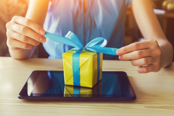 The Things You Need to Look Out for In Online Gift Shopping
